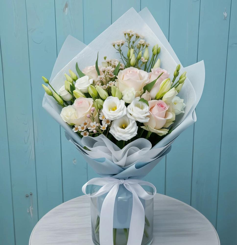 Букет цветов из: Розы и Лизиантусы в Охе