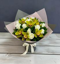 Букет цветов из:  Орхидеи и Розы в Охе