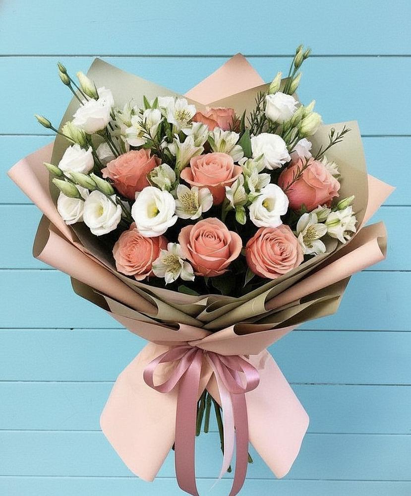 Букет цветов из: Розы, Альстромерии и Лизиантусы в Охе
