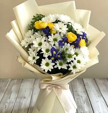 Букет цветов из:  Ирисы, Хризантемы и Розы #REPLACE_PRED# Охе