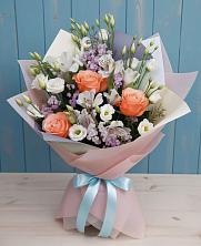 Букет цветов из:  Лизиантусы, Розы, Альстромерии и Гипсофила в Охе