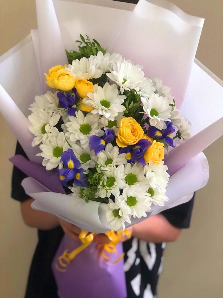 Букет цветов из: Ирисы, Хризантемы и Розы в Охе