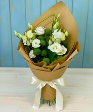 Букет цветов из:  Хризантемы и Лизиантусы в Охе