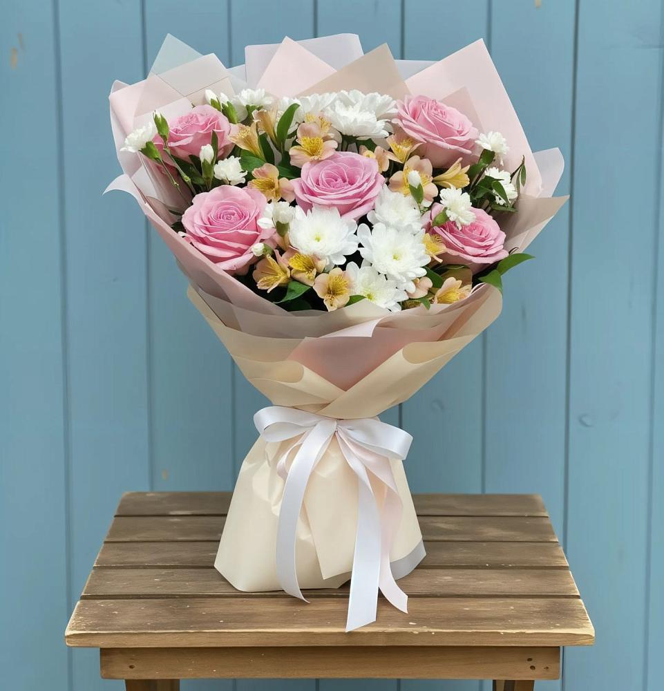 Букет цветов из: Гвоздики, Орхидеи и Розы в Охе