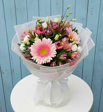 Букет цветов из:  Герберы, Альстромерии и Лизиантусы #REPLACE_PRED# Охе