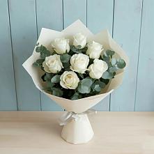 Букет Белые розы в Эвкалипте в Охе