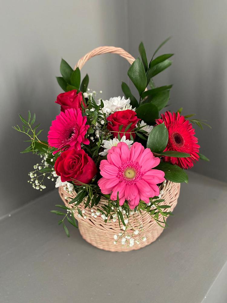 Цветочная композиция из Розы, Хризантемы и Герберы в корзине в Охе
