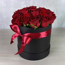 Цветочная композиция из Розы в шляпной коробке в Охе