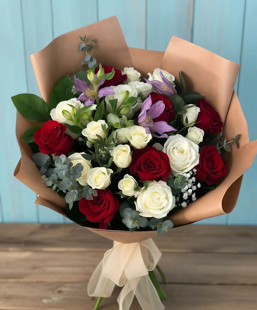 Букет цветов из: Розы и Альстромерии в Охе